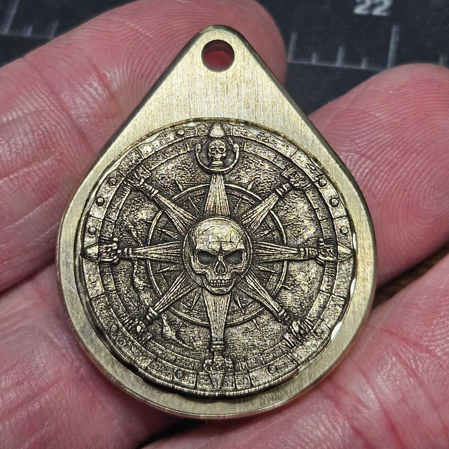 DEEP LASER ENGRAVED FIDGET KEYRING (PIRATE COMPASS)