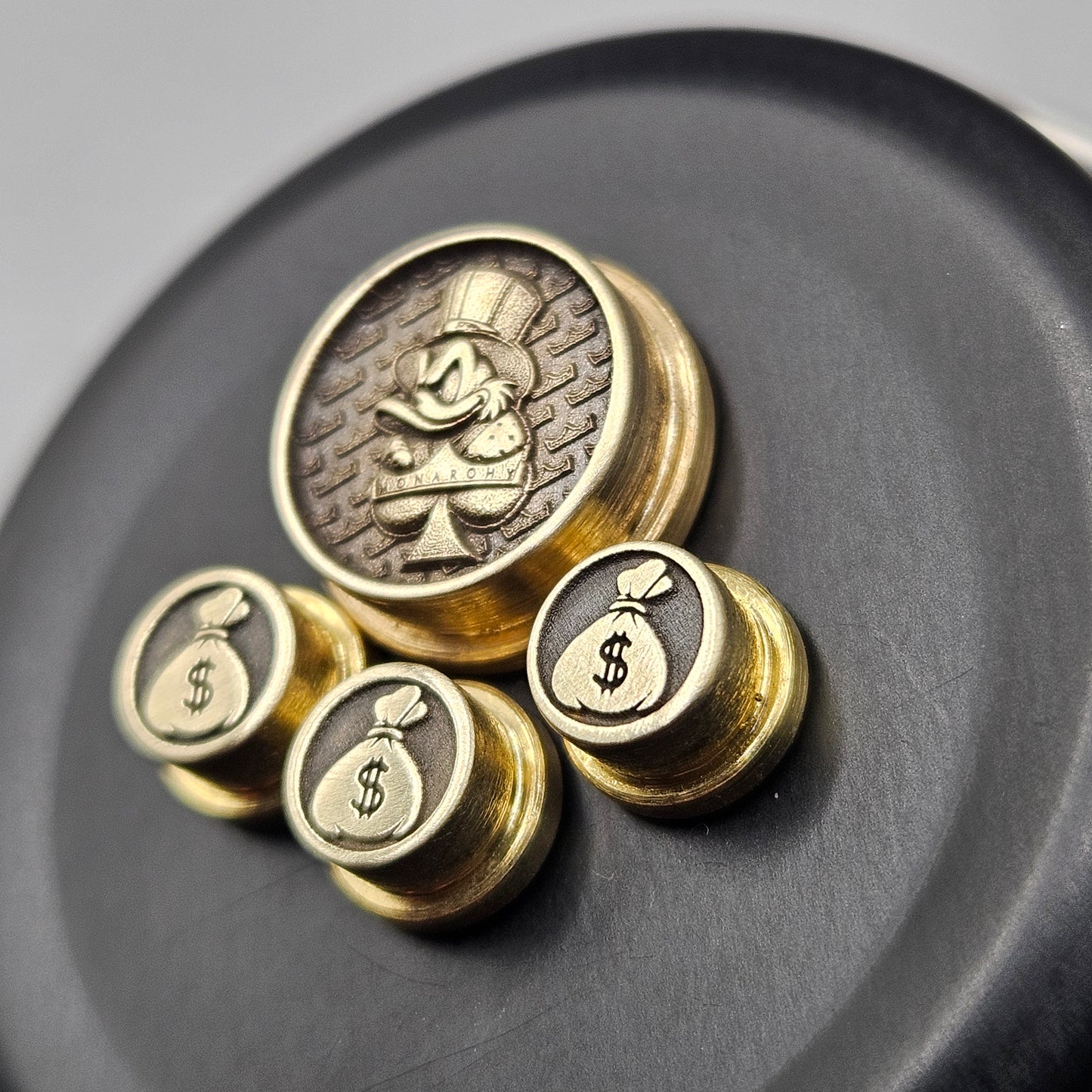 LASER ENGRAVED BMM BUTTON MONARCHY SCROOGE DESIGN (FULL SET)