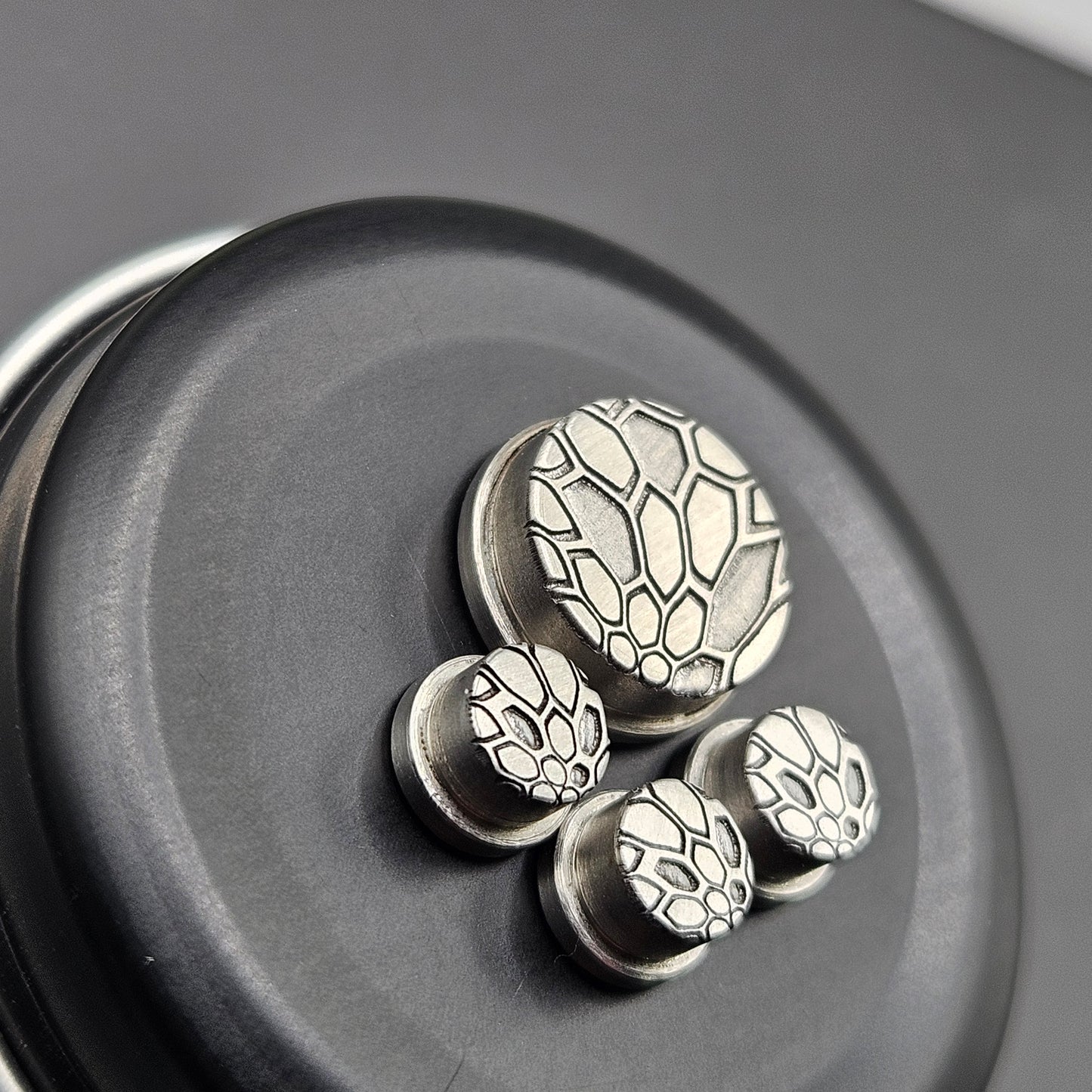 LASER ENGRAVED BMM BUTTON KRYPTEK PATTERN FULL SET