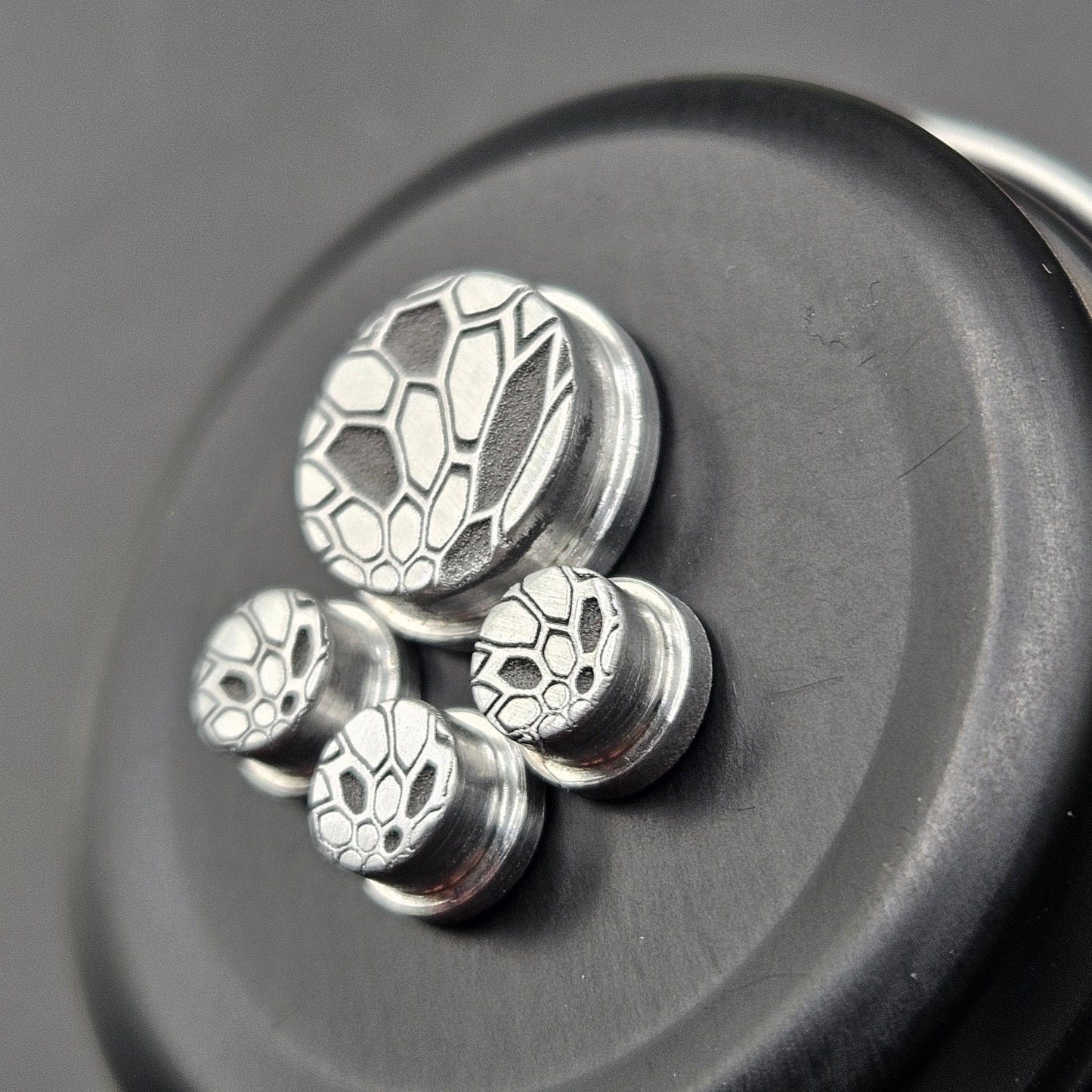 LASER ENGRAVED BMM BUTTON KRYPTEK PATTERN FULL SET