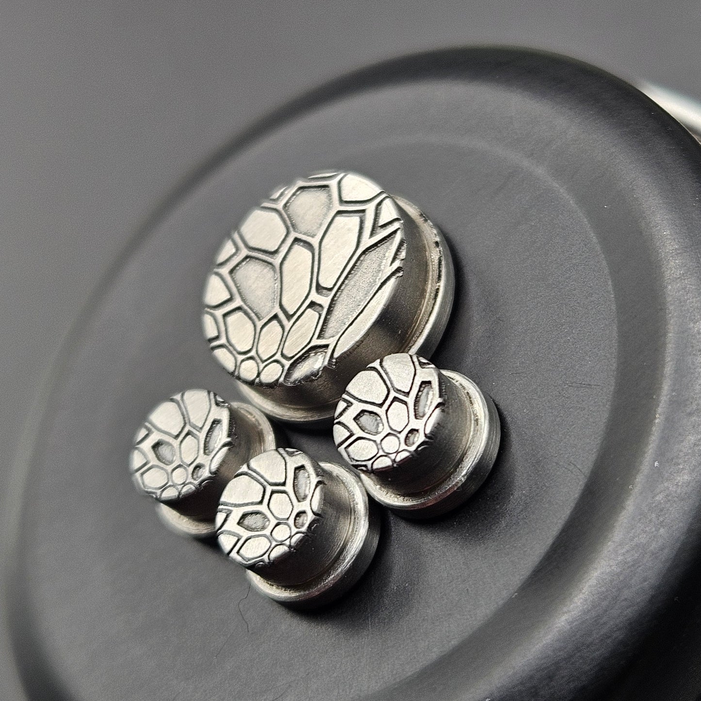 LASER ENGRAVED BMM BUTTON KRYPTEK PATTERN FULL SET