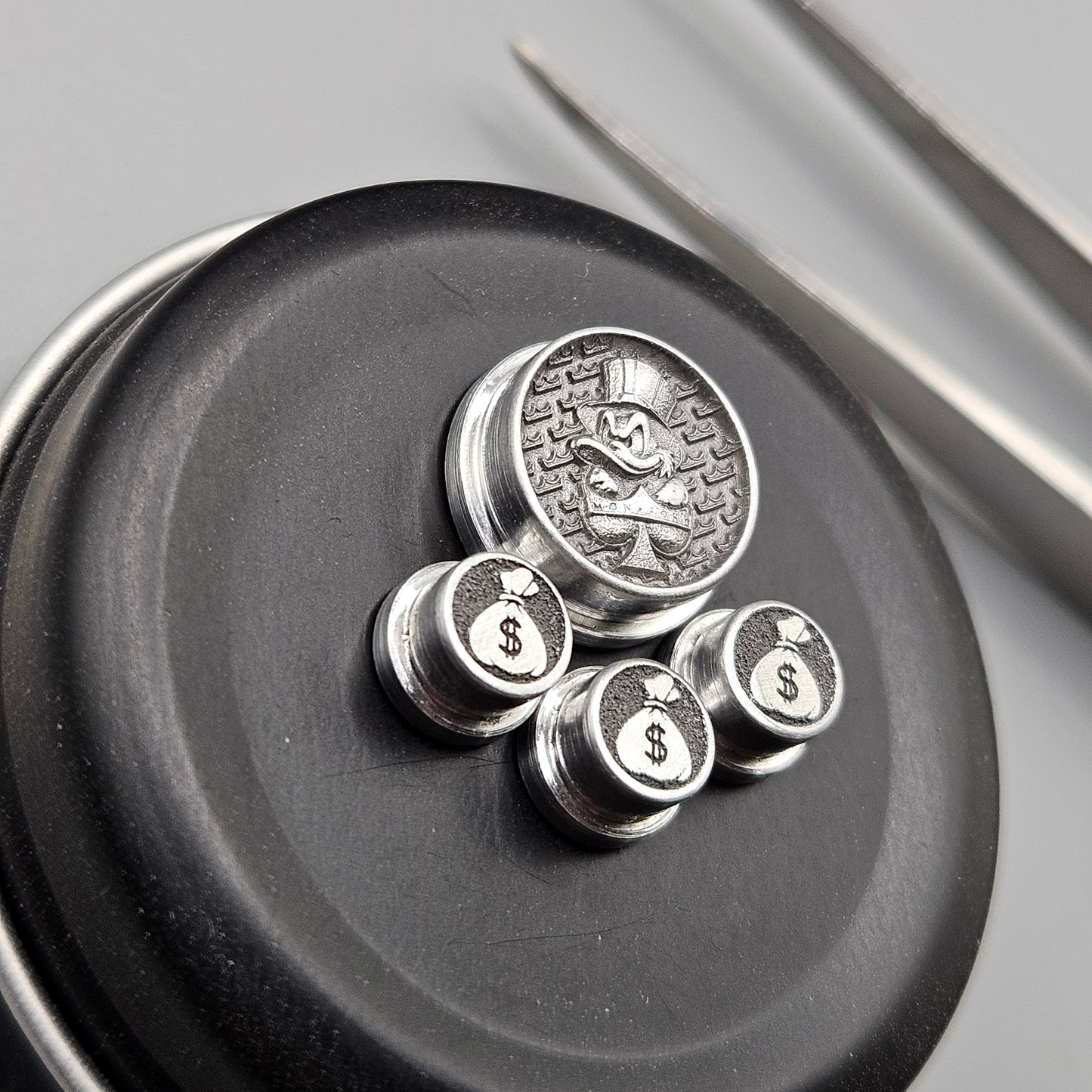 LASER ENGRAVED BMM BUTTON MONARCHY SCROOGE DESIGN (FULL SET)